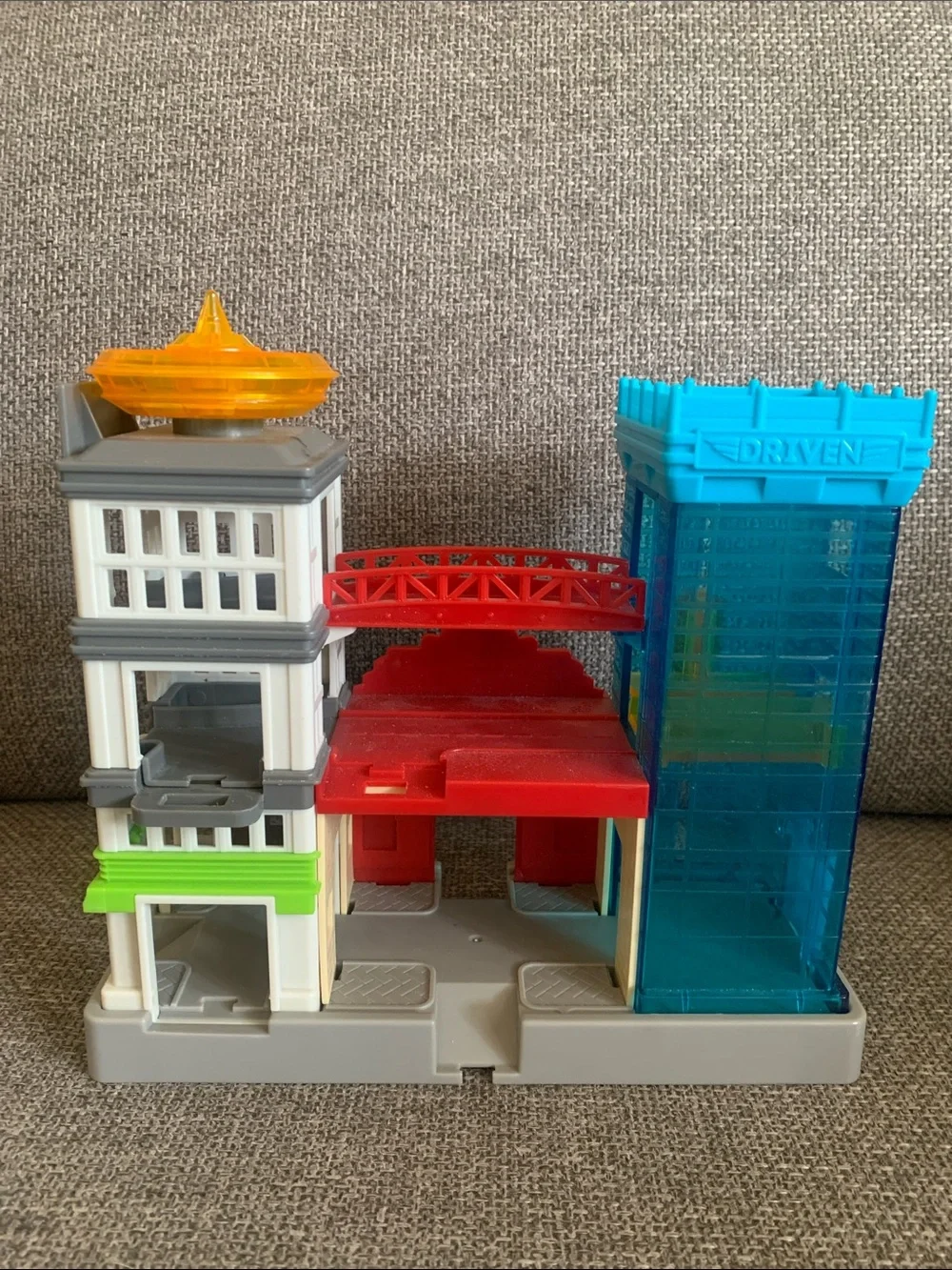 Driven Battat Pocket Series City Center Cinema Cafe Garage Playset & Accessories